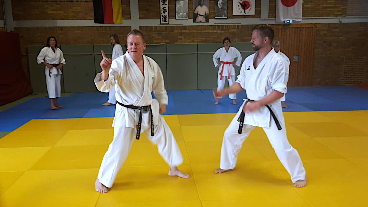 PHOTO 2018 06 01 23 43 26